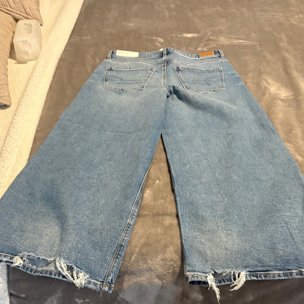 American Eagle Outfitters Women's Straight Jeans in Light Blue - Picture 6 of 6